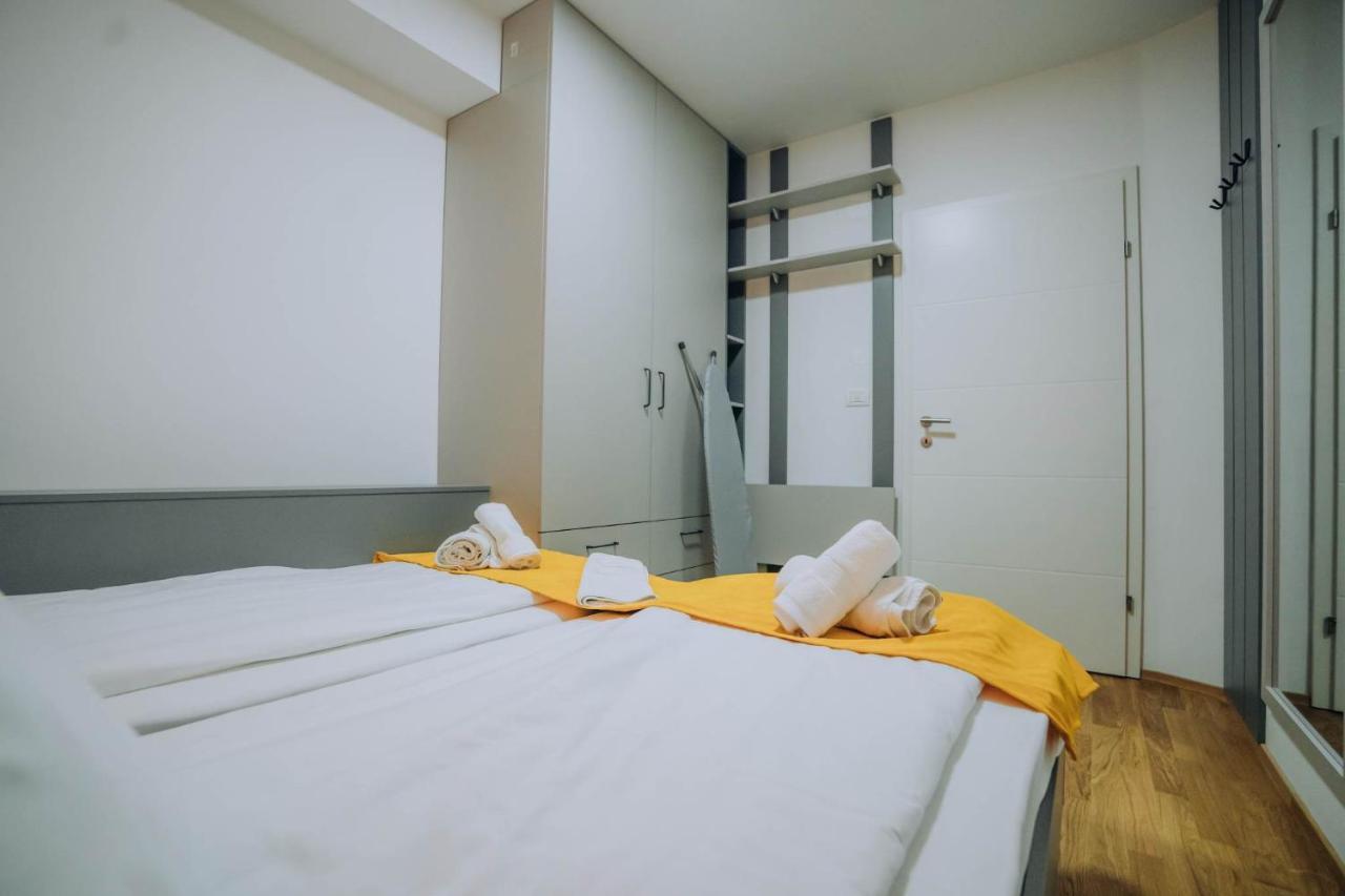 Darki Apartments 4 - Very Central 100 Square Meters,Two Bedrooms,Free Parking โอครีด ภายนอก รูปภาพ
